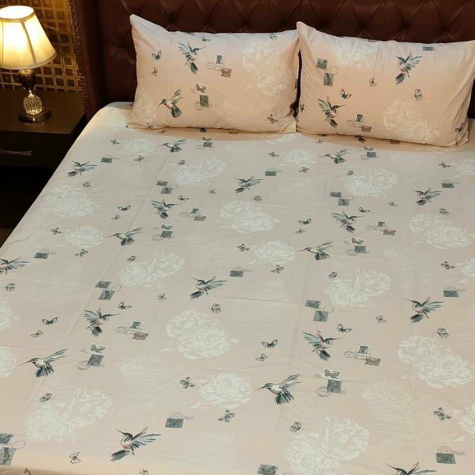 Hummingbirds On Peach Bedsheet NBJ